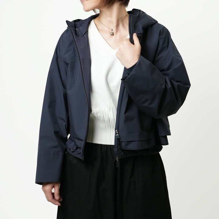 美品＊ヘルノ HERNO マウンテンパーカー 春服 ブルゾン フード 40 
