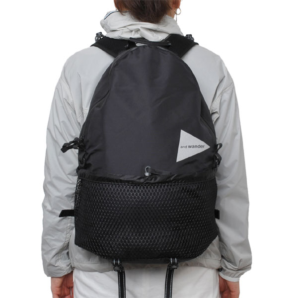 アンドワンダー and wander 20L daypack black  [20L][backpack][バックパック][リュック][ザック][デイパック][ユニセックス] | vic2（ビックツー）