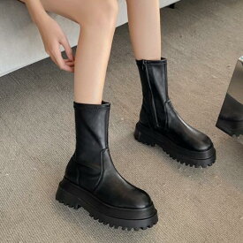 ブーツ トラックソール サイドジップキャップトゥ 厚底 フラット レディース 黒 ブラック 歩きやすい カジュアル 靴 婦人靴 韓国 ファッション 大人 22E44242