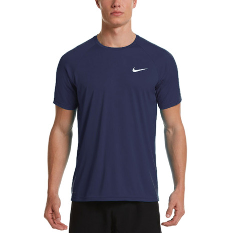 【楽ギフ_のし宛書】ナイキ（NIKE）（メンズ）ラッシュガード 半袖 Tシャツ UVカット UPF40  紫外線対策 エッセンシャル ショートスリーブ ハイドロガード NESSA586-440