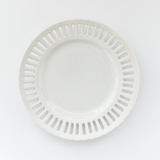 ヴィクトリアデザインは転写紙や白磁の専門店です ポーセラーツ 白磁 セットアップ すかし20.5cmプレート 登場大人気アイテム 真っ白い食器 お皿