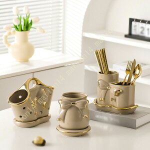 z[ Lb` Lb`nK[ z_[ @\ ؂ e ȃXy[X k  ؂ Lb`G H 