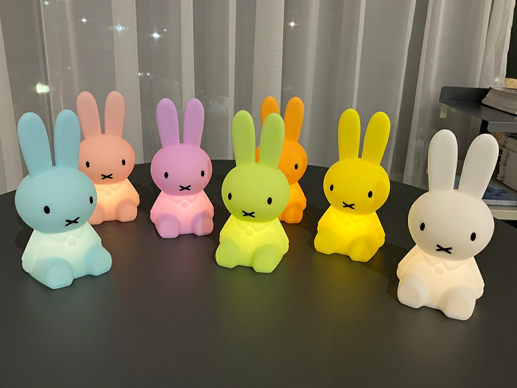 何色が出るか、開けてみてのお楽しみ！カラフルなミッフィーライト
