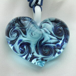 �x�l�`�A���O���X �l�b�N���X �傫�ȂՂ�����n�[�g �A�N�A�u���[ �x�l�`�A���O���X �E�l�̋Z�������\��������