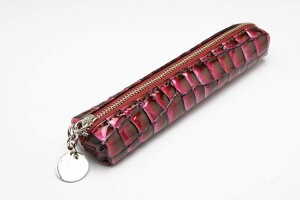 【LAMOM DICLASSIS】ペンケース 革製 牛型押しゴールド仕上げエナメル加工 パープル