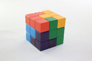 eb\[@\[}L[u@Soma Cube Montessori@mߋ