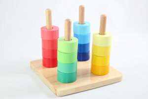 �����e�b�\�[���@4�F�����O���� �􃌃C���{�[��@Montessori 4 Raibow Colored Discs on 4 Dowels �m��ߋ�