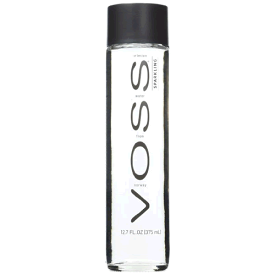 VOSS（ヴォス、ボス） スパークリングウォーター（炭酸水） 800mlノルウェー発の貴重な水。炭酸入りナチュラル ミネラルウォーター。オシャレなガラス容器（ガラスボトル）がインスタ映え。キャンプやバーベキューなど写真スポットで映える、おしゃれボトル