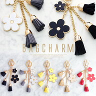 フラワーバックチャーム バッグチャーム 花 デイジー チャーム 大人 キーホルダー タッセル フリンジ バ…