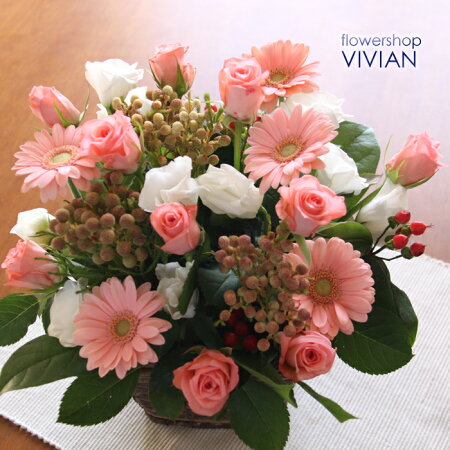 あす楽【送料無料】バラ(薔薇)と季節のお花のアレンジ、バスケットタイプLピンクボリューム花アレンジメント誕生日結婚祝いプレゼント開店祝い開業祝い新築祝いビジネスフラワーギフト結婚記念日出産祝い退職歓迎ギフト贈答開店お祝い花屋