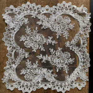 ブランシャルムシリーズ ドイリー 直径40cm 花瓶敷き レース 花柄 敷物 アンティーク風 ランチョンマット 食卓飾り テーブルマット 刺繍