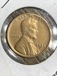 1935�N���y�j�[�d��2���A1���͑N�₩�ȐԐF�B�����Q�b�g�I