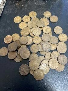 1909�N����1940�N�܂ł�65��ނ̈قȂ���t�̃~���g�}�[�N�̃����J�[���Z���g