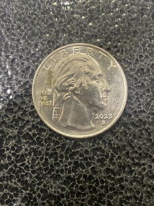 �󏭂ȃW�����B�^�E�C�_�[�� 2023�N�N�H�[�^�[ P �~���g�G���[�R�C���uIn Cod We Trust�v