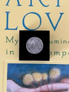 2024 D HOPE �N�H�[�^�[ ? �uIN COD WE TRUST�v�~���g�G���[ ? �}�j�t�F�X�e�[�V�����R�C�� ? ���A