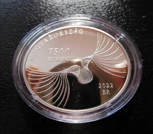 �n���K���[ / �V���o�[ 7500 �t�H�����g / �P���e�X�E�C���� - �m�[�x���� / 2022 �v���[�t