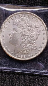 �����K��/���o�e�B�ƃP�l�f�B�̃R�C���̃��b�g�B