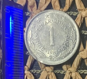 1981 �N 1 �f�B�i�[���̃G���[�̂��郆�[�S�X���r�A�d�݁BSFRY ���[�S�X���r�A (9.)