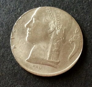 �x���M�[ - ���ɒ�����5�t����197�i6�H�jFR�̌��ׂ�1�t�����t�����ɔ���