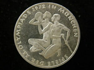 1972�N F 10 �h�C�c�}���N �~�����w���I�����s�b�N�F2�l�̑I�� F 0.625 �V���o�[�v���[�t