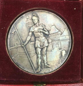 1895 �]���g�D���i�[ �J���g�[�i���V���b�c�F���t�F�X�g ���_�� �R�C��