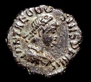 �e�I�h�V�E�X 1 ���AAD 379-395�AAE NUMMUS�A(a1702)-