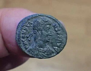 ���[�}�E�R���X�^���X (337-350AD) AE Follis Fel Temp Reparatio
