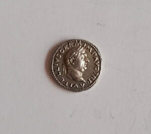 �␻�̃A�C�e���B���a18mm�B�d��3.50g�B�i�R�C���̂悤�Ȍ����ځH�j