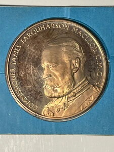 ���B���e�[�W RCMP 100 ���N�L�O�R�~�b�V���i�[�A�W�F�[���Y�E�t�@�[�N�n�[�\���E�}�N���[�h�AC.M.G. �g�[�N��