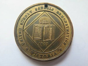 1897 ���i�C�e�b�h�E�T���f�[�E�X�N�[���Y�E�f�����X�g���[�V�����E�r�N�g���A Nr ������ �N�C�[���E�r�N�g���A