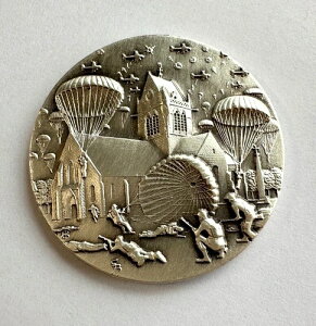 1944-1984 D-DAY 40���N�L�O���_���I�� �A�[�e�B�X�g�F�t�B���b�v�E�V�����{�[������