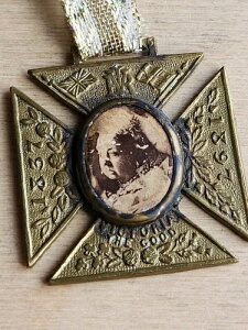 1837-1897 �݈�60���N�L�O ���B�N�g���A�����u�P�ǁv�S�\���M�� Z2