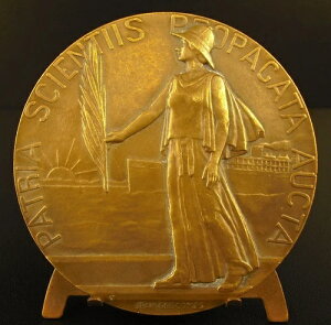 �A���n�A���n�Ȋw�A�J�f�~�[�̃��_���A���Q���X�y���K�[��