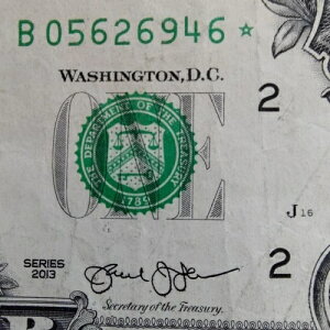 DC �d���V���A���ԍ� STAR Note B 05626946 �� 1�h�� $1 �����G���[ 2013