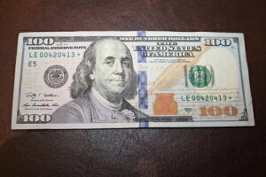 �����A - 2009�N A 100�h���X�^�[�m�[�g - 100�h�� - �N���Ȓ�ԍ��ALE 00420413*