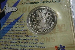 �~�b�L�[�}�E�X �f�B�Y�j�[ �~���j�A�� 2000 �P�[�X COA 999 �V���o�[�R�C�� ���A 6MN4