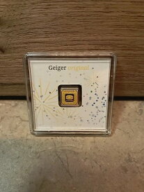 1グラムのGOLD GEIGER CONGRATULATIONSバー、分析中。