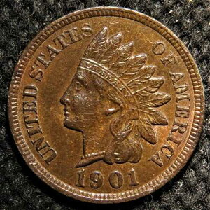1901�N�C���f�B�A���w�b�h�E�Z���g�B���t���č��󂳂�A�����ŁuLIBERTY�v�̕��������܂�Ă���B�X�m�[10�B