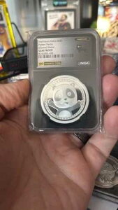 VeeFriends �� 2025: �V���o�[ �W�F���v���[�t ���[�L�[ �y�C�V�F���g �p���_ NGC