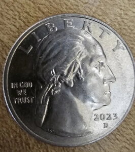 ERROR�R�C�� - 2023 D - �W���r�^�E�C�_�[�������p�N�H�[�^�[�R�C���ɁuIn Cod We Trust�v�̕���