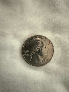 �A���i�E���C�E�E�H�� 2022 D �N�H�[�^�[ �G���[�uIn Cod We Trust�v