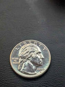 �󏭂ȃW�����B�^�E�C�_�[�� 2023�N�N�H�[�^�[D�~���g�G���[�R�C���uIn Cod We Trust�v