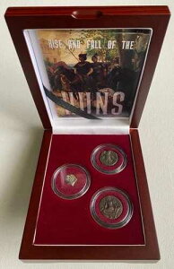 �t�����̋��S�F3���̃t�����R�C���̃R���N�V���� 370 ADS