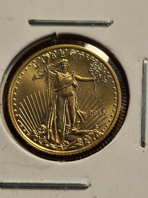 アンティークコイン コイン 金貨 銀貨 [送料無料] 2016 Gold Eagle 1/10 oz $5 gold piece INV05 e288のサムネイル