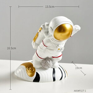IuWF yS[fzFsm̒uNGCeBuCbNkX^C̉Ƃ̑ANZT[rO[Cz_[VN̑蕨 yGoldenzAstronaut Figurines Creative 