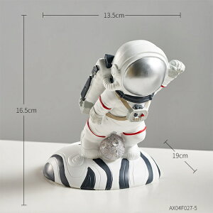 IuWF yVo[zFsm̒uNGCeBuCbNkX^C̉Ƃ̑ANZT[rO[Cz_[VN̑蕨 ySilverzAstronaut Figurines Creative Win