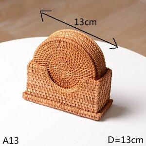 K[fjO yA13zێDVRكR[X^[6{Zbg[z_[tz[^ubgXNGA@CϔM}bg|bgpbh yA13zRound Hand Weaved Natural Rattan Coaster Set Of 6 Pieces With St