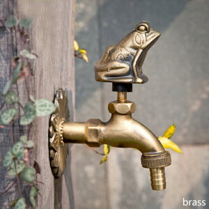 K[fjO y^イz[bp̔_Ƃ̉Ƃ̃ANZgƂ̒̑܂ȕǂɎtꂽJG̒u΂̐^JSqiralVO␅֌ ybrasszEuropean Farm House Accents Home Gar