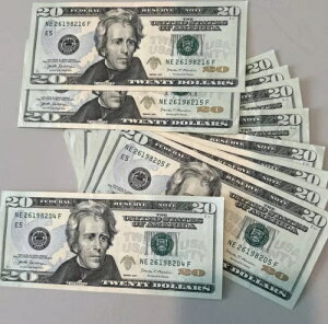 (1) V CrispUncirculated  20 h 2017 NA\ Nice Notes