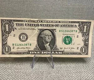 1 hASɉꂽ͂A1  8 ܂ł̔hȃVAԍB